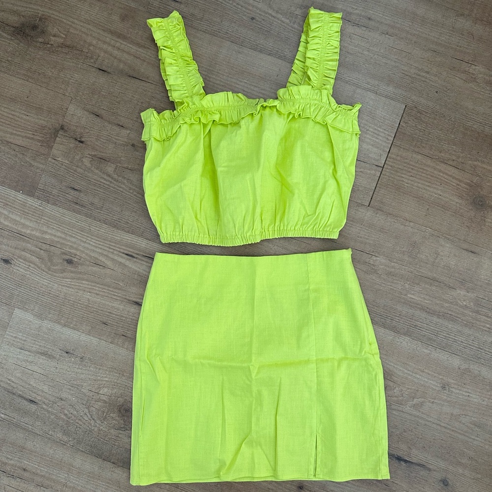 Francesca’s Bright green tank top and skirt set